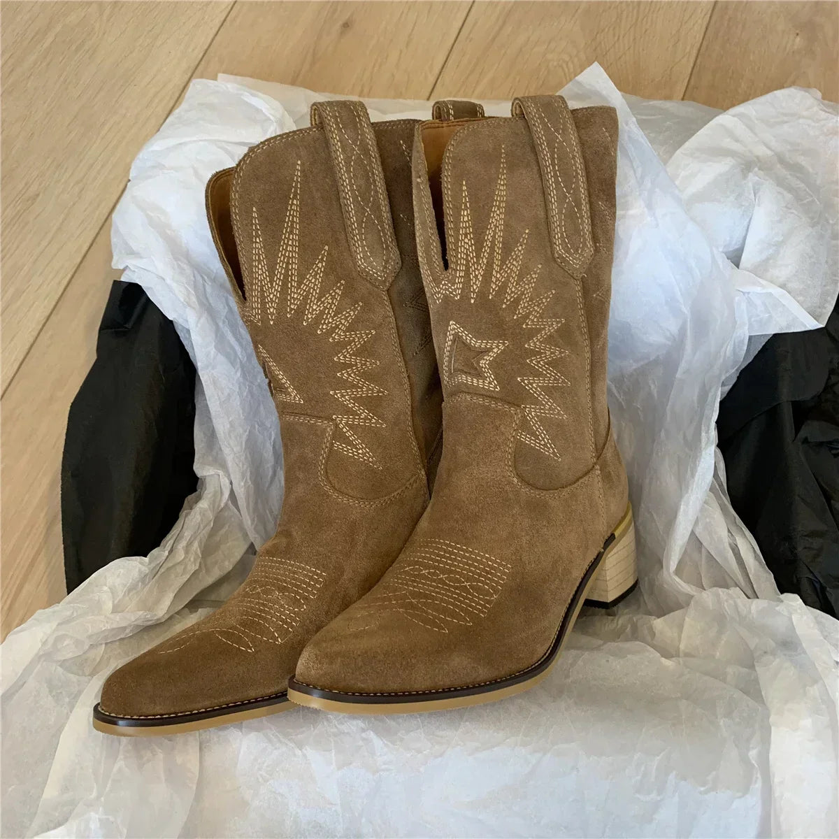 Santiag mi-haute marron clair PU Femme - Broderies western, effet daim