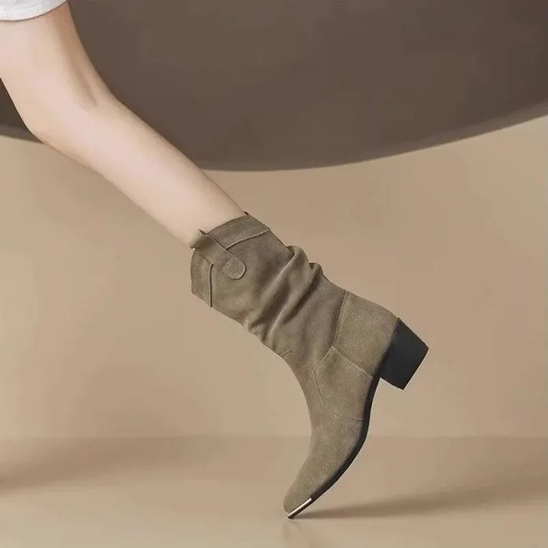 Santiag mi-haute beige Daim Synthétique Femme - Embout métallique, plissé