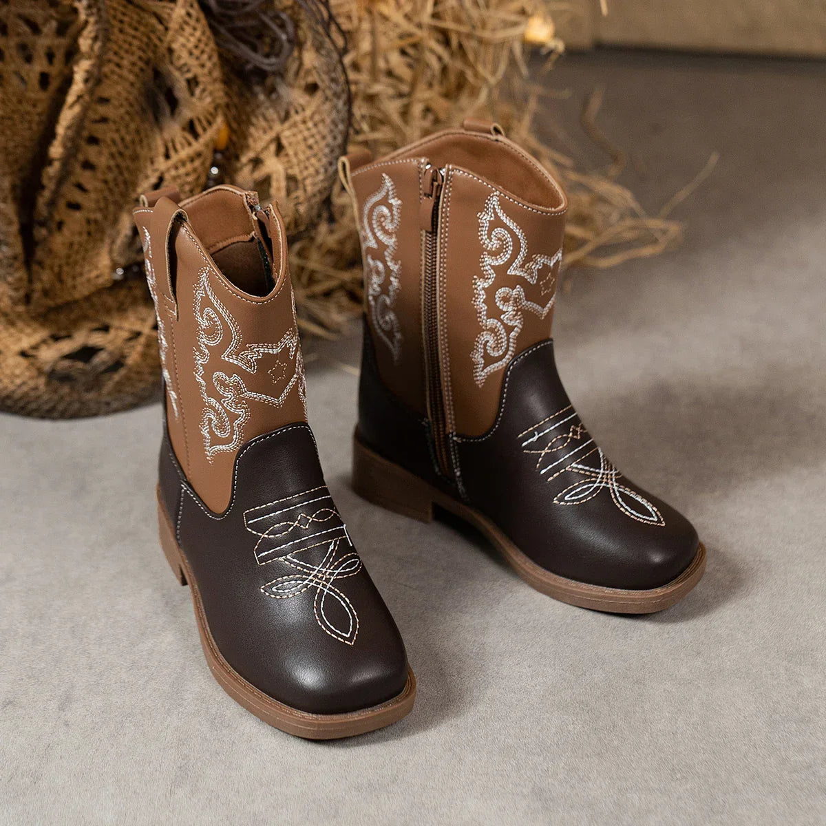Santiag mi-haute marron foncé Simili Cuir Fille - Broderies western blanches