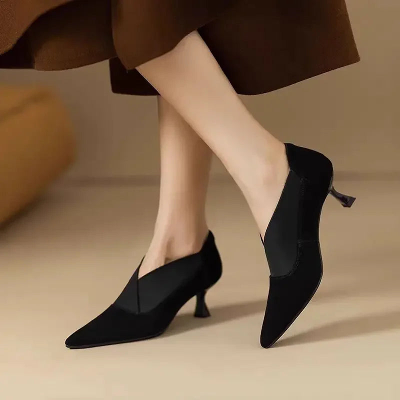 Bottine à talon noir Synthétique Femme - Style minimaliste, talon incurvé