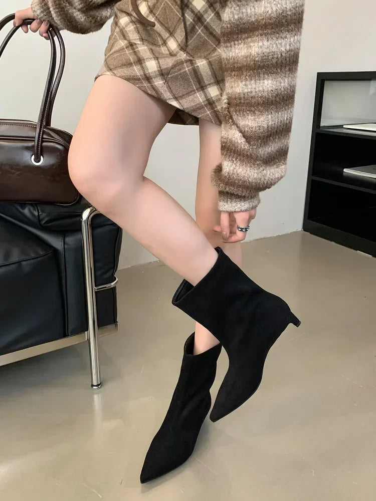Botte haute noir Daim Synthétique Femme - Talon kitten, bout pointu