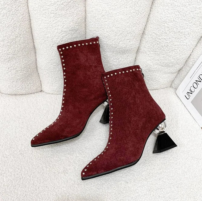 Bottine haute rouge Daim Synthétique Femme - Clous dorés