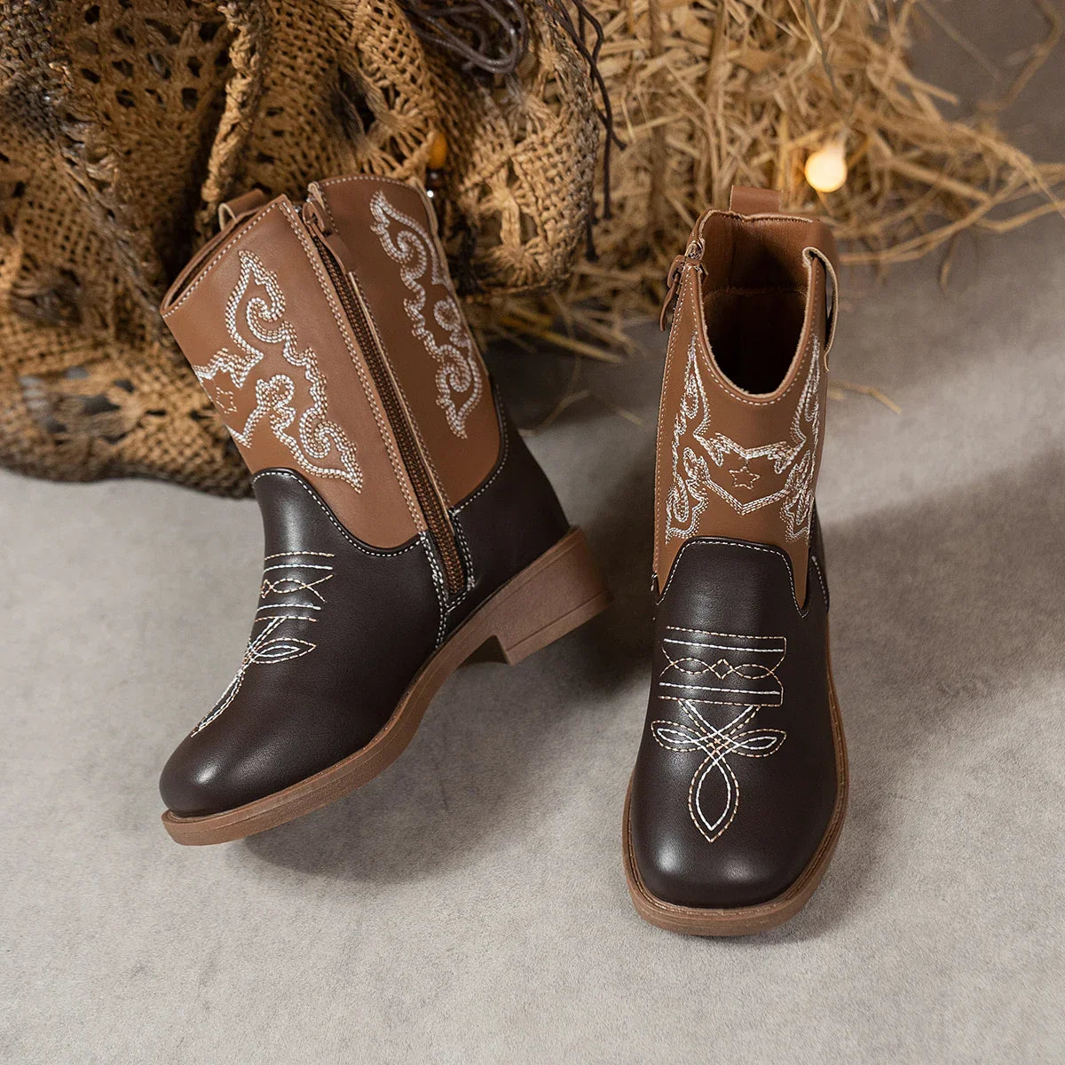 Santiag mi-haute marron foncé Simili Cuir Fille - Broderies western blanches