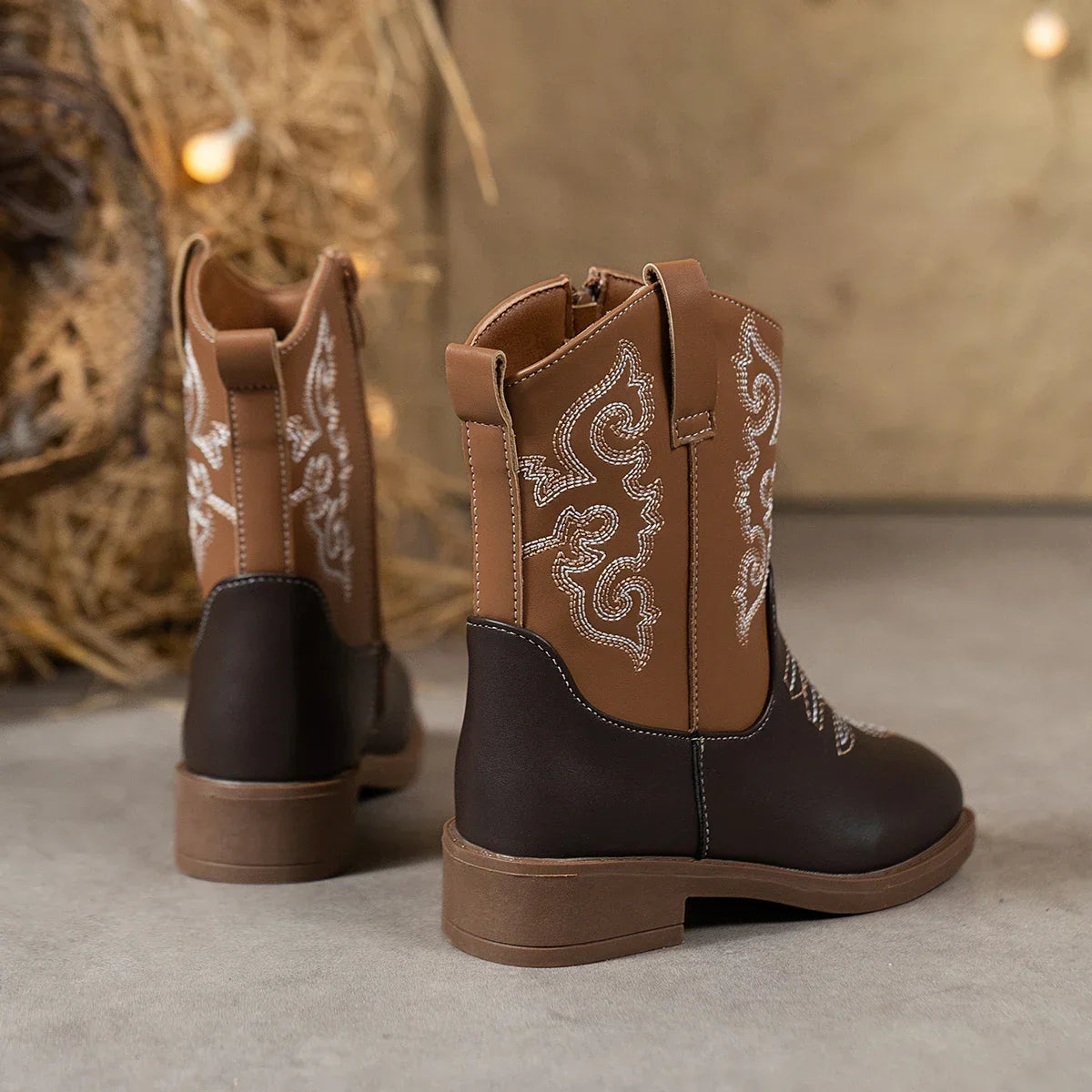 Santiag mi-haute marron foncé Simili Cuir Fille - Broderies western blanches