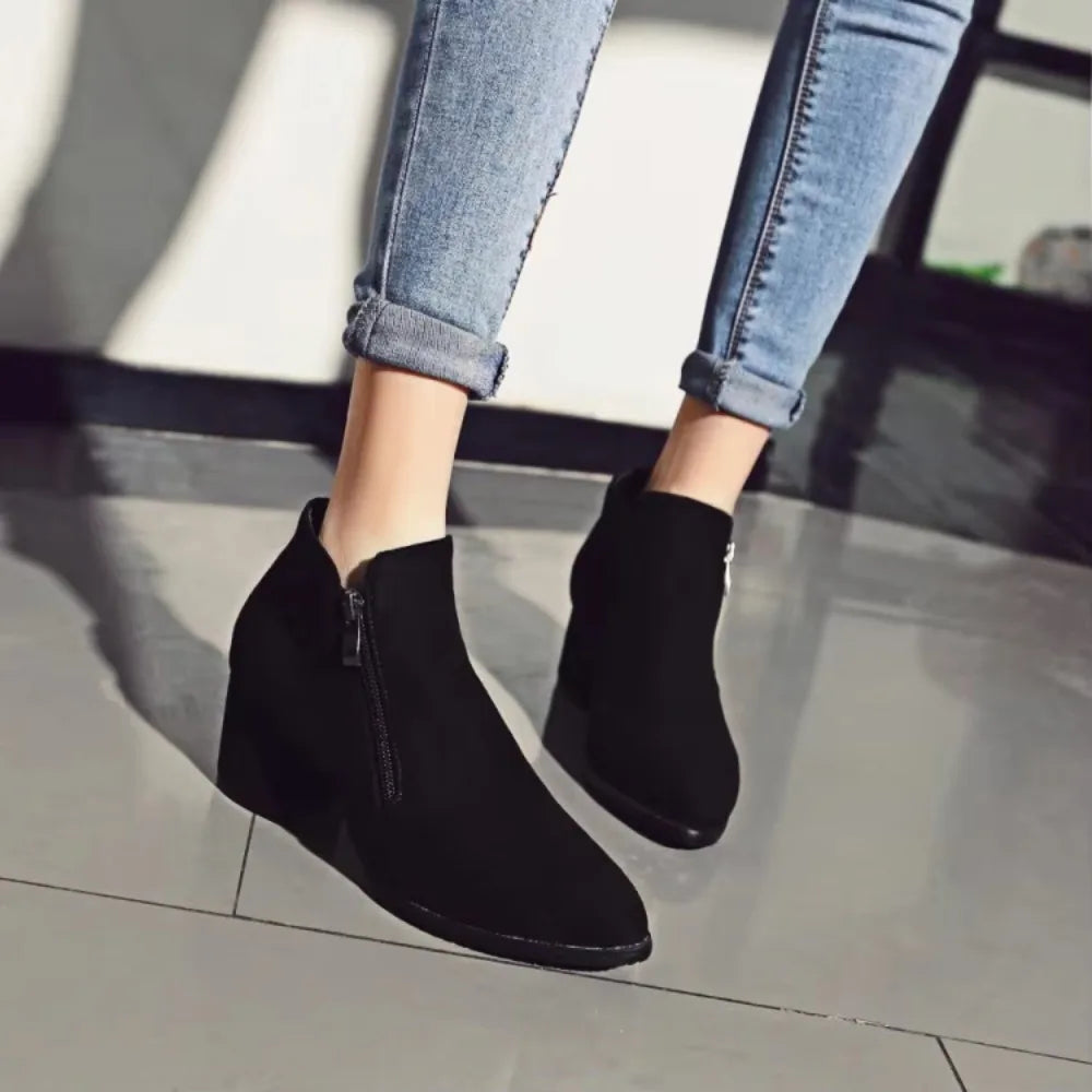 Bottine à talon noir Daim Synthétique Femme - Style minimaliste