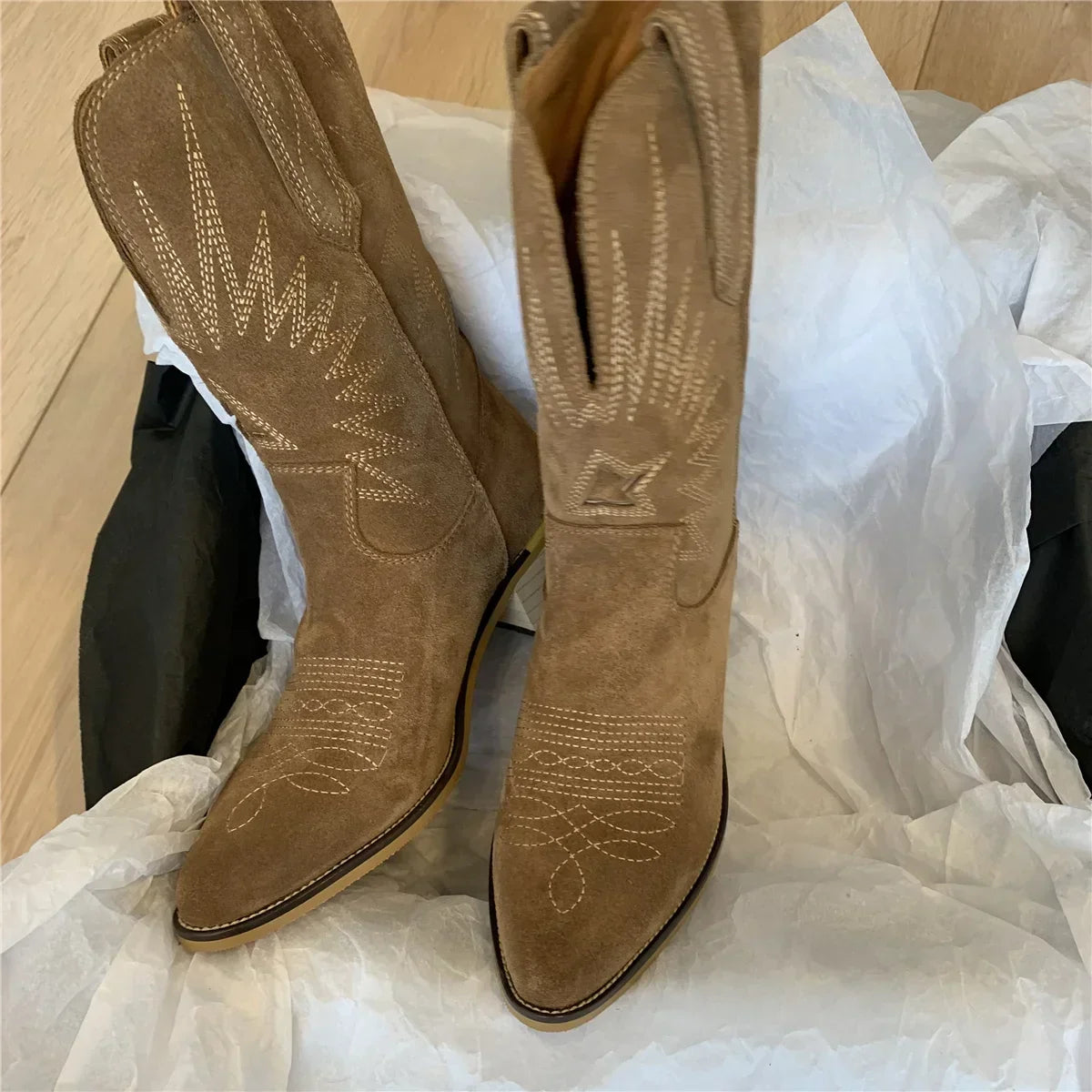 Santiag mi-haute marron clair PU Femme - Broderies western, effet daim