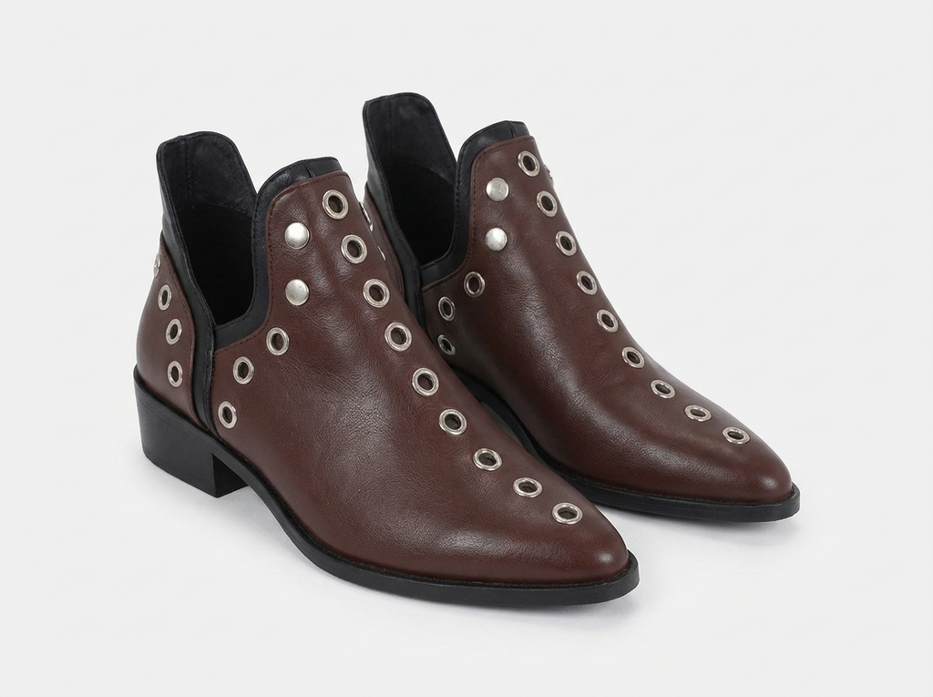 Santiag mi-haute marron Simili Cuir Femme - Œillets et clous, talon bas