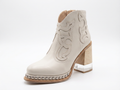Santiag mi-haute blanc Simili Cuir Femme - Chelsea, broderies et clous